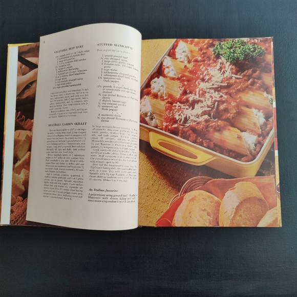 vintage cookbook | Better Homes & Gardens | Casserole cookbook 1968 - Picture 4 of 16